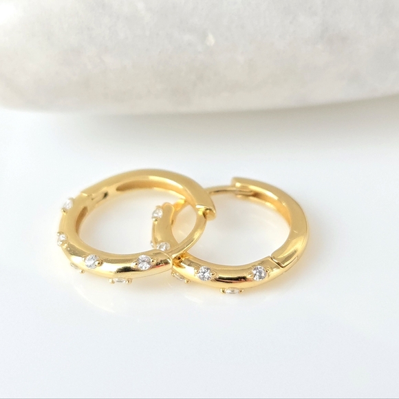 Dani•Thegirl Jewelry - NEW 18K Gold Plated Sterling Silver CZ Diamond Huggie Hoop Earrings